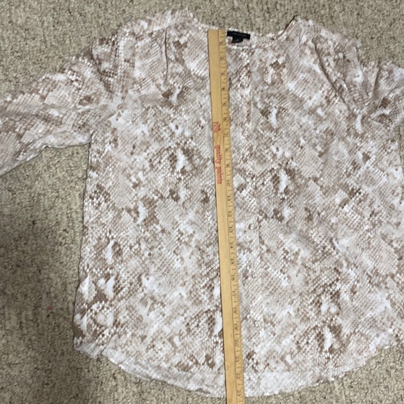 Ann Taylor Blouse Top Snakeskin Size XS - Picture 13 of 16
